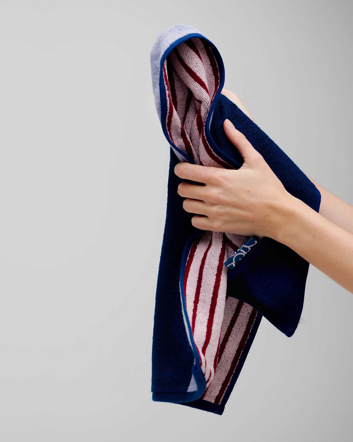 Two-Tone B Side Hand Towel (2-Pack)